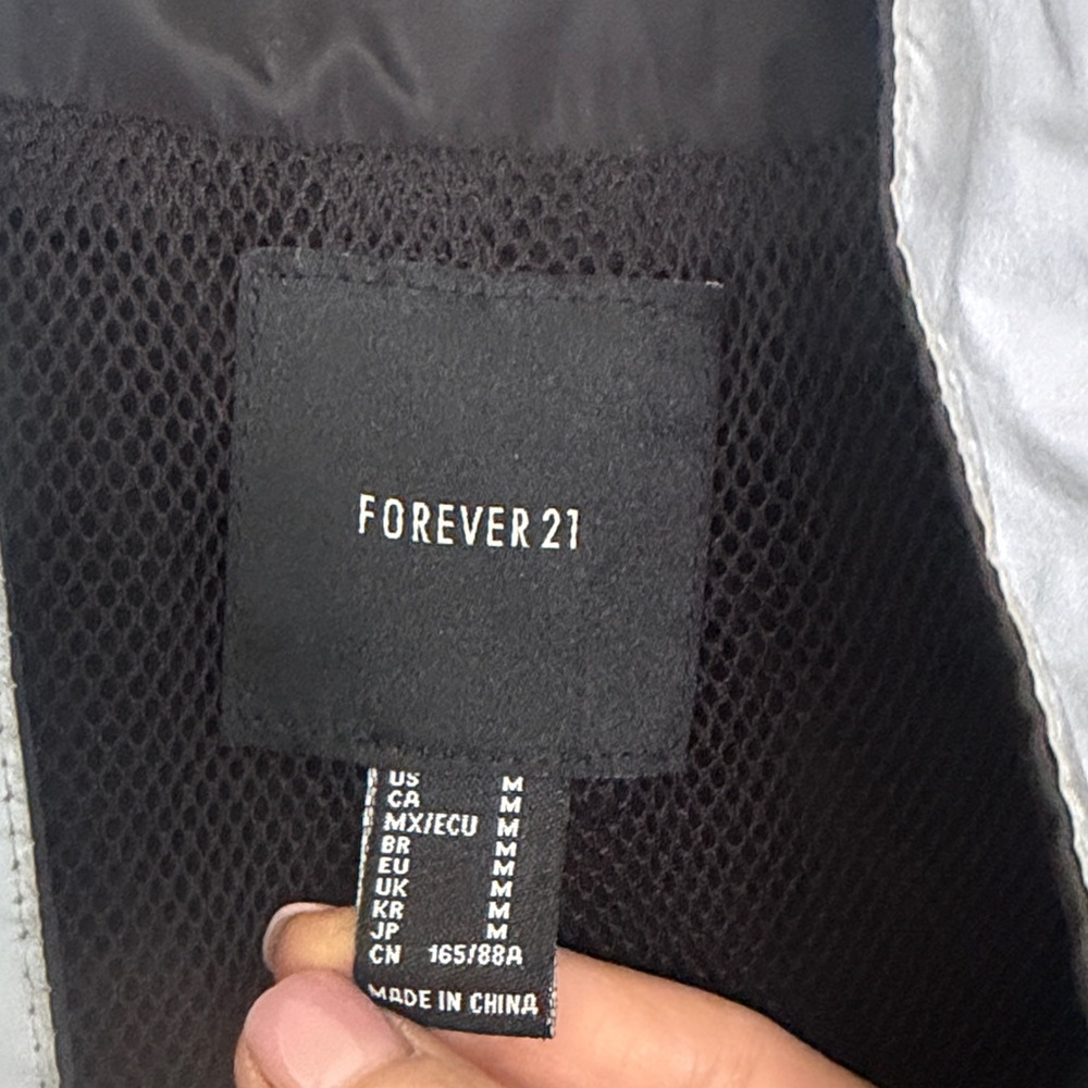 Forever 21 Colorblock Utility Jacket with Hood Black White Medium - Picture 6 of 9